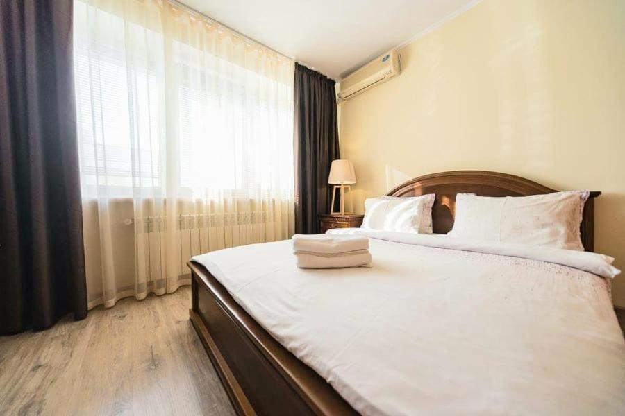 1 Room 65M2 Center Of Obolon Near River Side. Киев Экстерьер фото