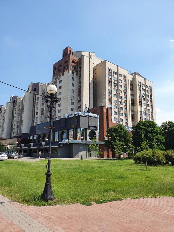 1 Room 65M2 Center Of Obolon Near River Side. Киев Экстерьер фото