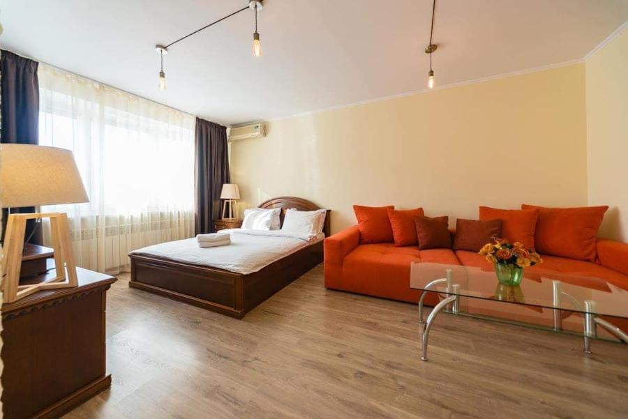 1 Room 65M2 Center Of Obolon Near River Side. Киев Экстерьер фото